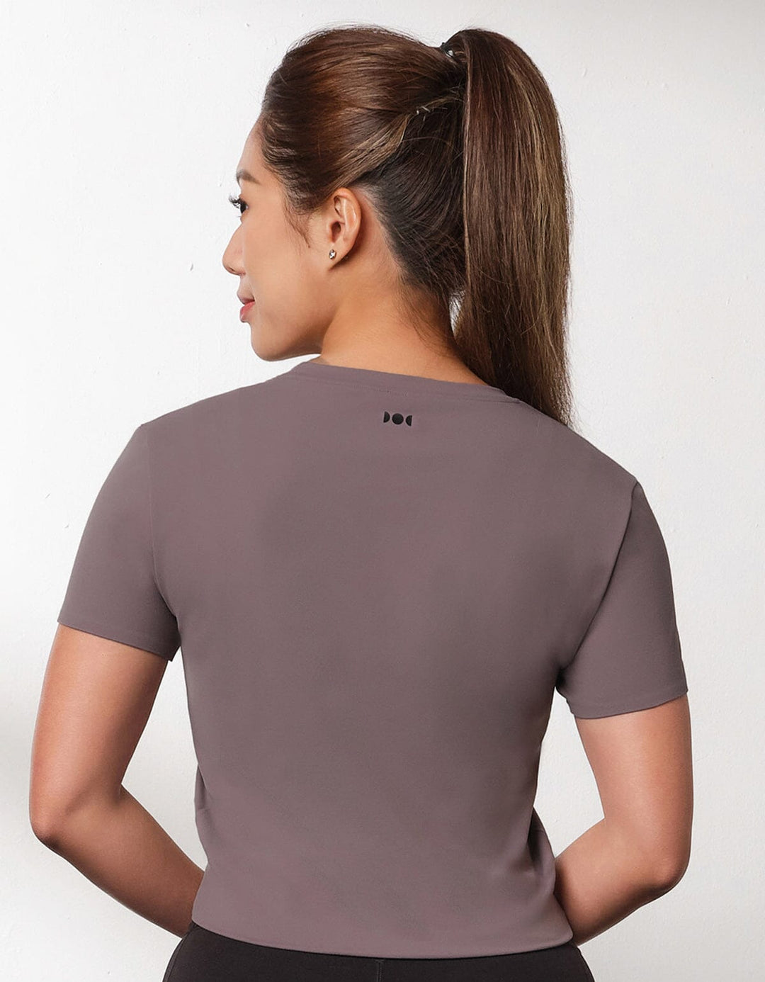 HOW-EFFORTLESS Yoga Short Sleeve Cross Crop Top Crop Top Her own words SPORTS 