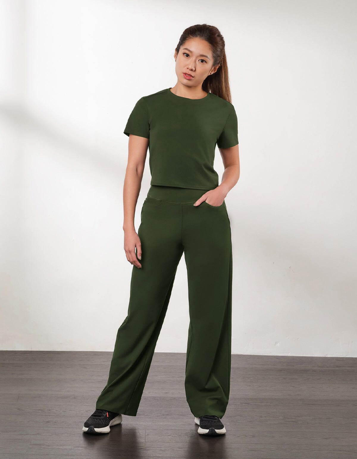 HOW- EFFORTLESS Slim Fit Yoga Short Sleeve Cross Crop Top Tops Her own words SPORTS