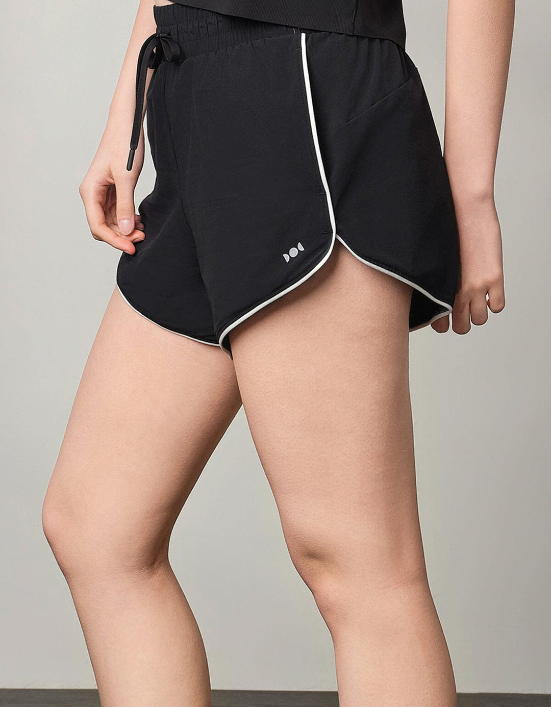 (No photo) WOVEN Contrast Color Waistband Mid Waist Shorts Shorts Her own words SPORTS Black x Snow White S 