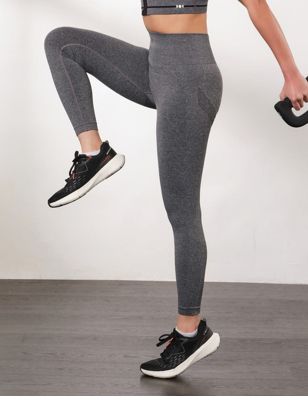 Butt-Sculpting Knit High-Waist Cropped Petite Sports Leggings
