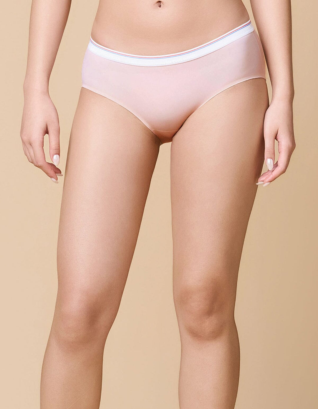 SMOOTHING Logo Contrast Hipster Panty Hipster Her own words 