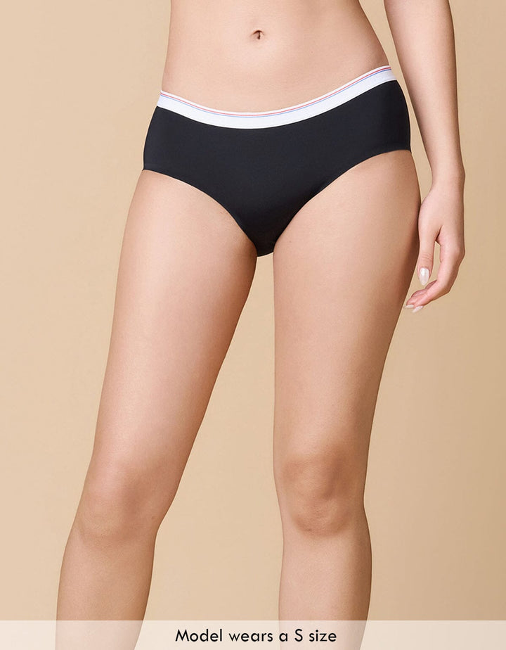 SMOOTHING Logo Contrast Hipster Panty Hipster Her own words 