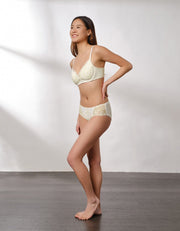 Stylist Ti-wire REmarshmallowPad™ REherbafoam™ Lightly Lined Lace Bra Bra Her own words
