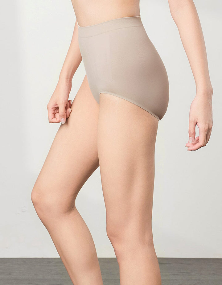 LIGHT CONTROL Seamless Knit Super High-rise Brief High Waist Brief Her own words 