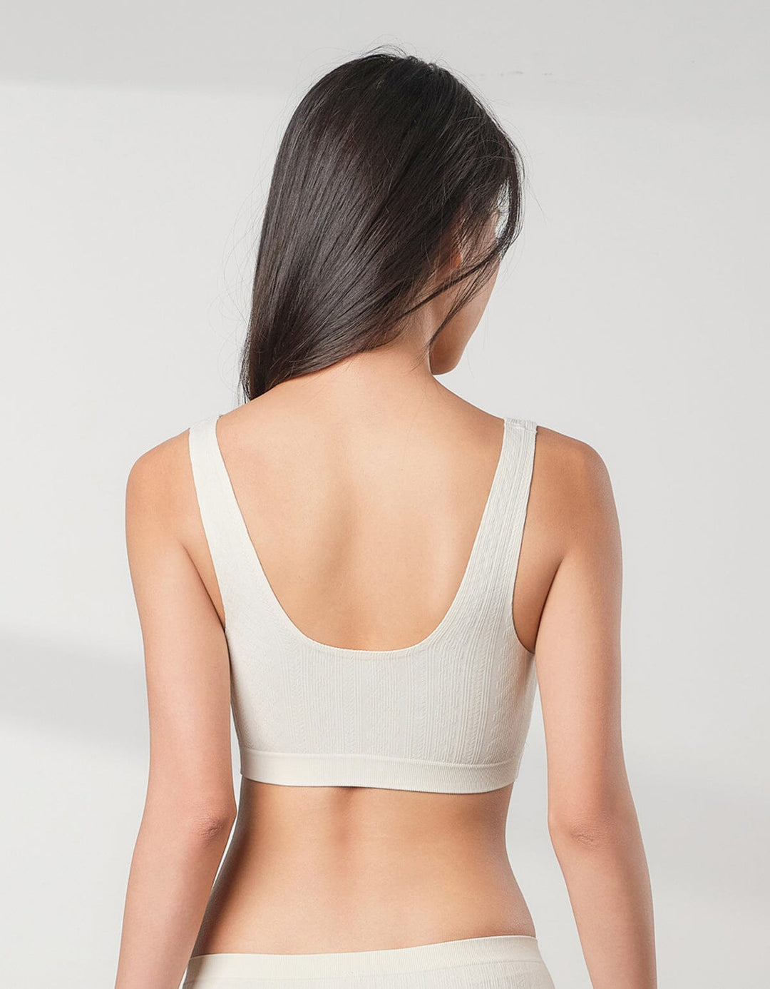 INVISIBLE Seamless Knit Square Neck Light Push Up Bra Top Bra Her own words Antique White XS 