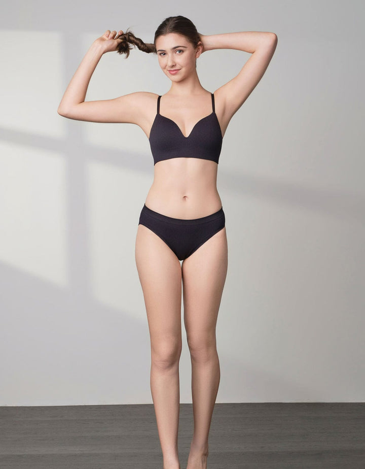 INVISIBLE Seamless Knit Soft Touch Non Wired Bra Bra Her own words 