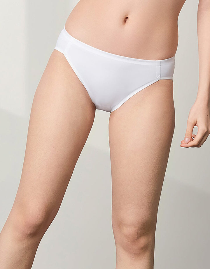 SIGNATURE Bikini Panty Bikini Her own words 