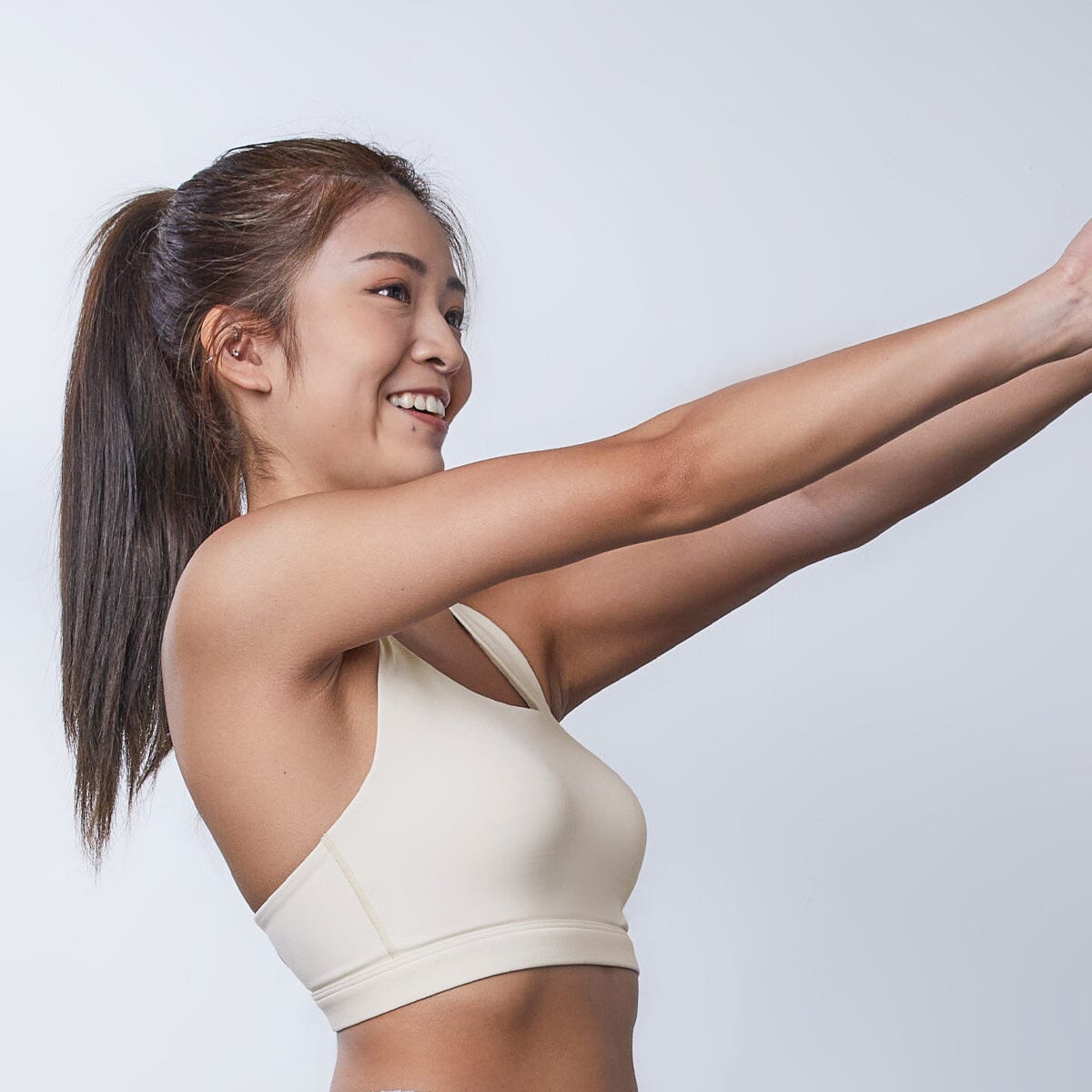 HOW- EFFORTLESS REmarshMallowPad™ UV Protection Medium Impact Yoga Sports Bra Sports Bra Her own words SPORTS 
