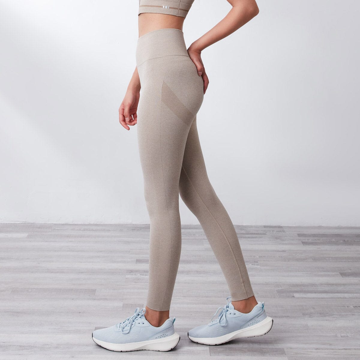 Butt-Sculpting Sustainable Seamless Knit High-Waist Cropped Petite Sports Leggings Leggings Her own words SPORTS 