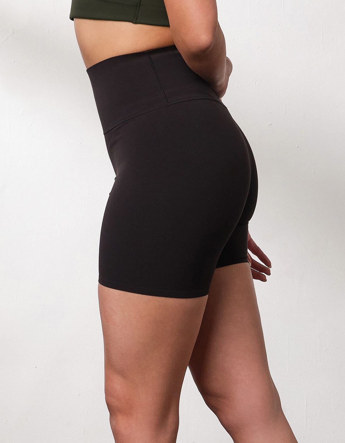 HOW- EFFORTLESS Mid-Waist UV Protection Biker 6" Shorts Shorts Her own words SPORTS Black S