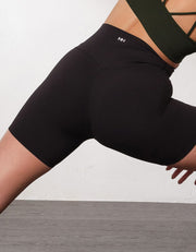 HOW- EFFORTLESS Mid-Waist UV Protection Biker 6" Shorts Shorts Her own words SPORTS