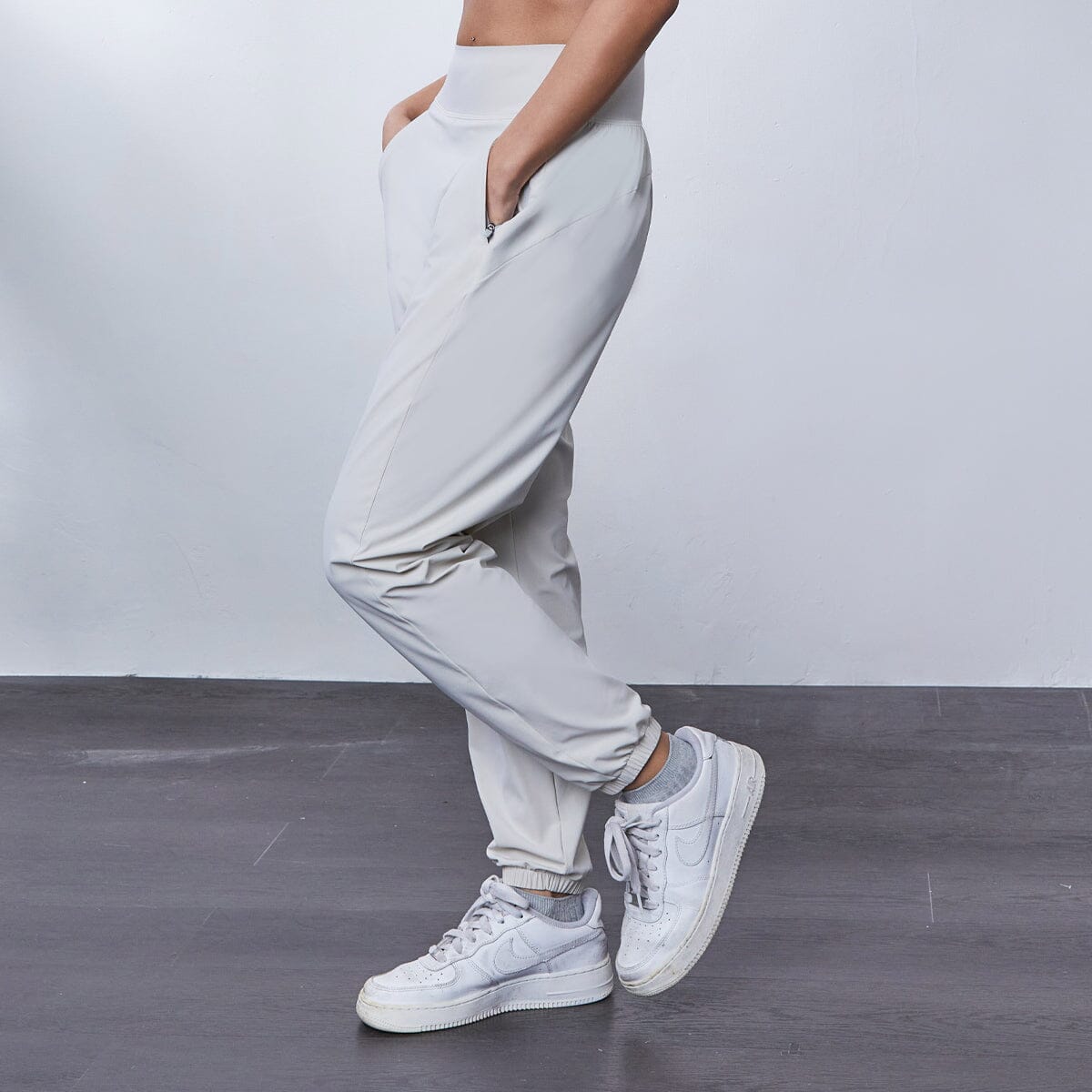 HOW- STAYDRY Mid-Waist UV Protection Cool Touch Quick Dry Ankle Jogger Jogger Her own words SPORTS Dark White Asparagus XS 