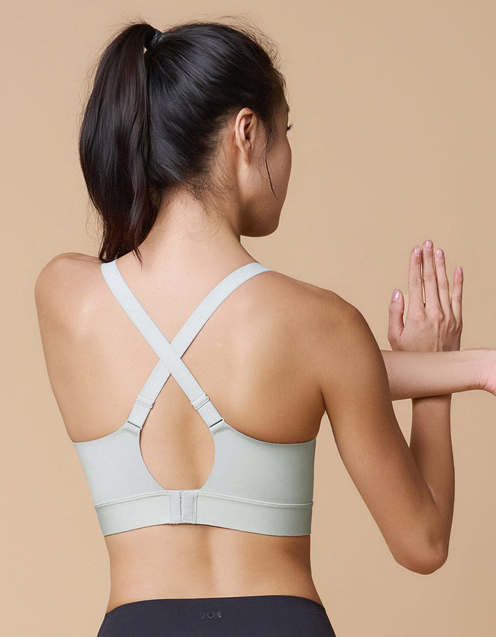 HOW-CONTROLLED Free Me Lift Up High Impact Sports Bra High Impact Her own words SPORTS 