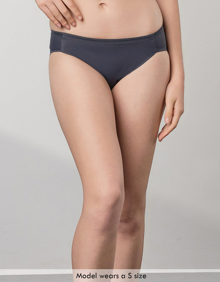 SIGNATURE Bikini Panty Bikini Her own words 