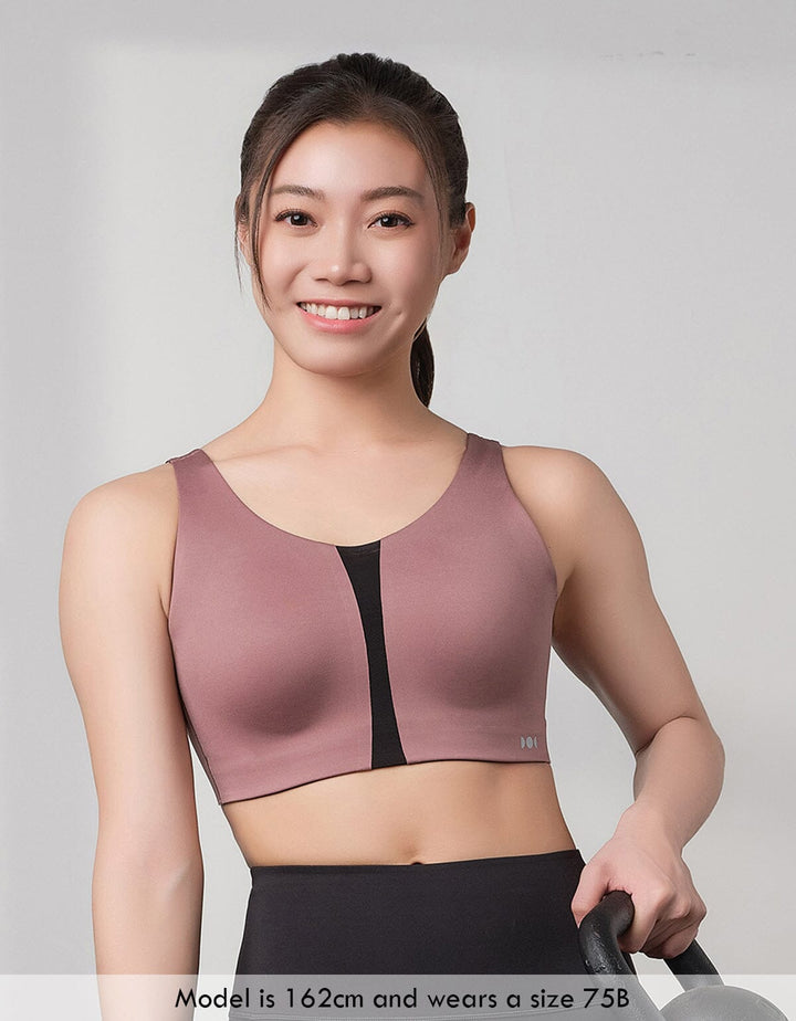 HOW-CONTROLLED REmatrixPad™ & REwickMax™ Breathable High Impact Sports Bra High Impact Her own words SPORTS 