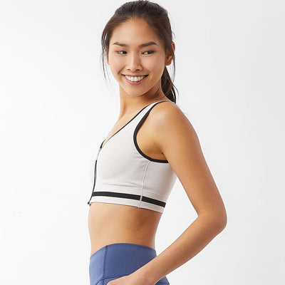 Extra Skinâ„?Medium Impact Knit Zip-Front Sports Bra Sports Bra Sweat Float 