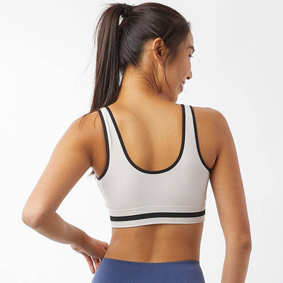 Extra Skinâ„?Medium Impact Knit Zip-Front Sports Bra Sports Bra Sweat Float 